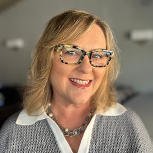Angela Raleigh, AMFT, at Eye Cue Mental Health